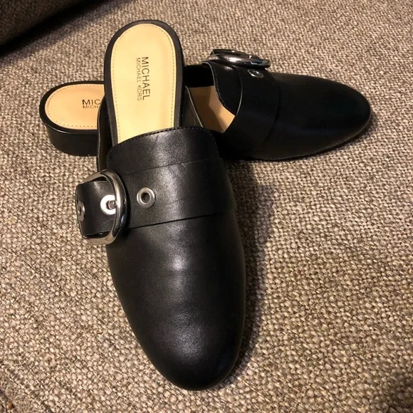 Michael Kors black leather mules 7.5 flats - Picture 8 of 9